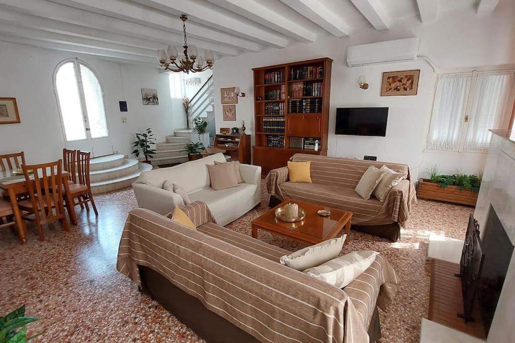 Villa Elea Tolón Exterior photo